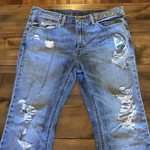 Men’s distressed Levi’s 34x34